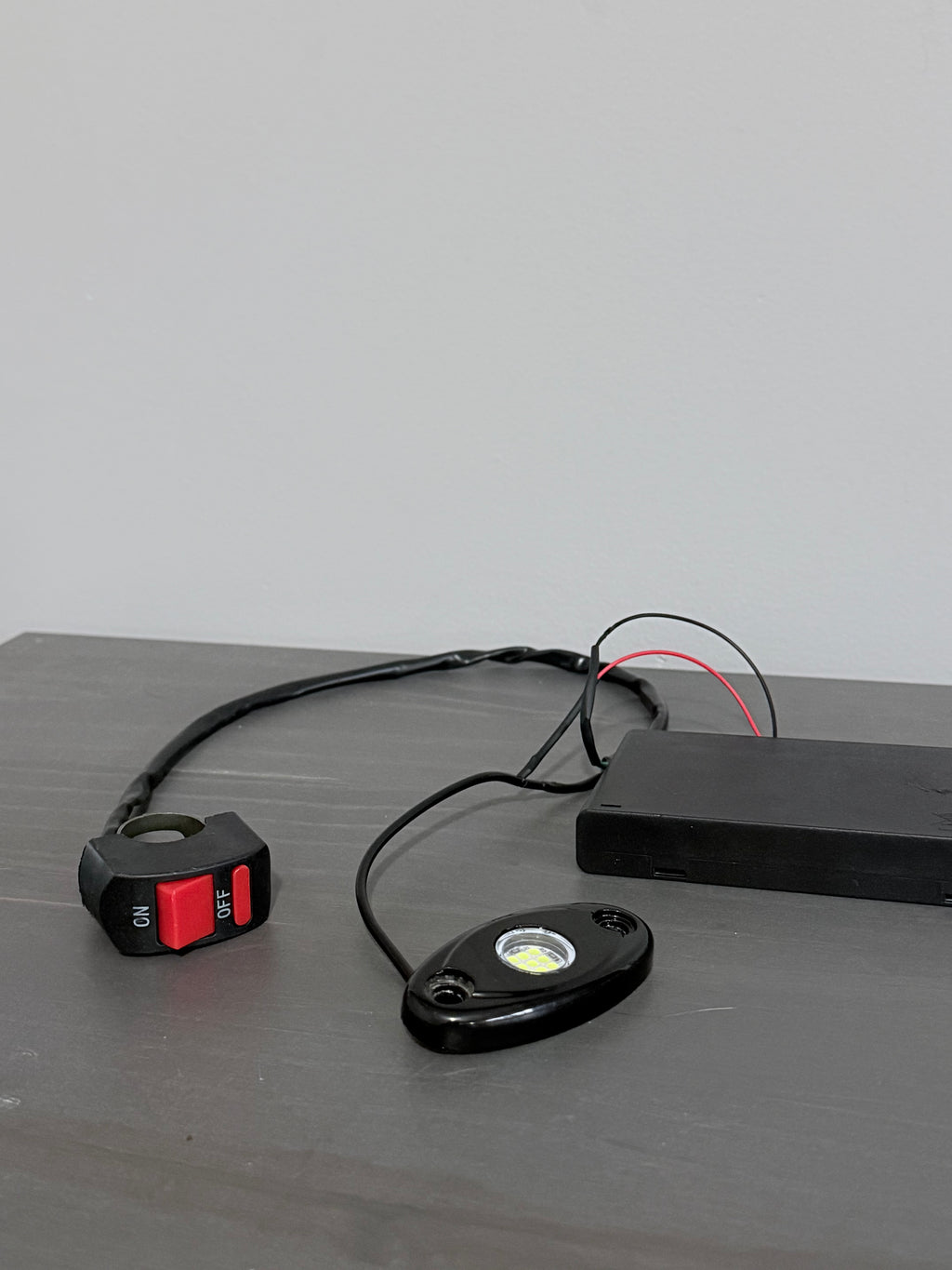 Battery-Powered LED Rock Light with On/Off Switch