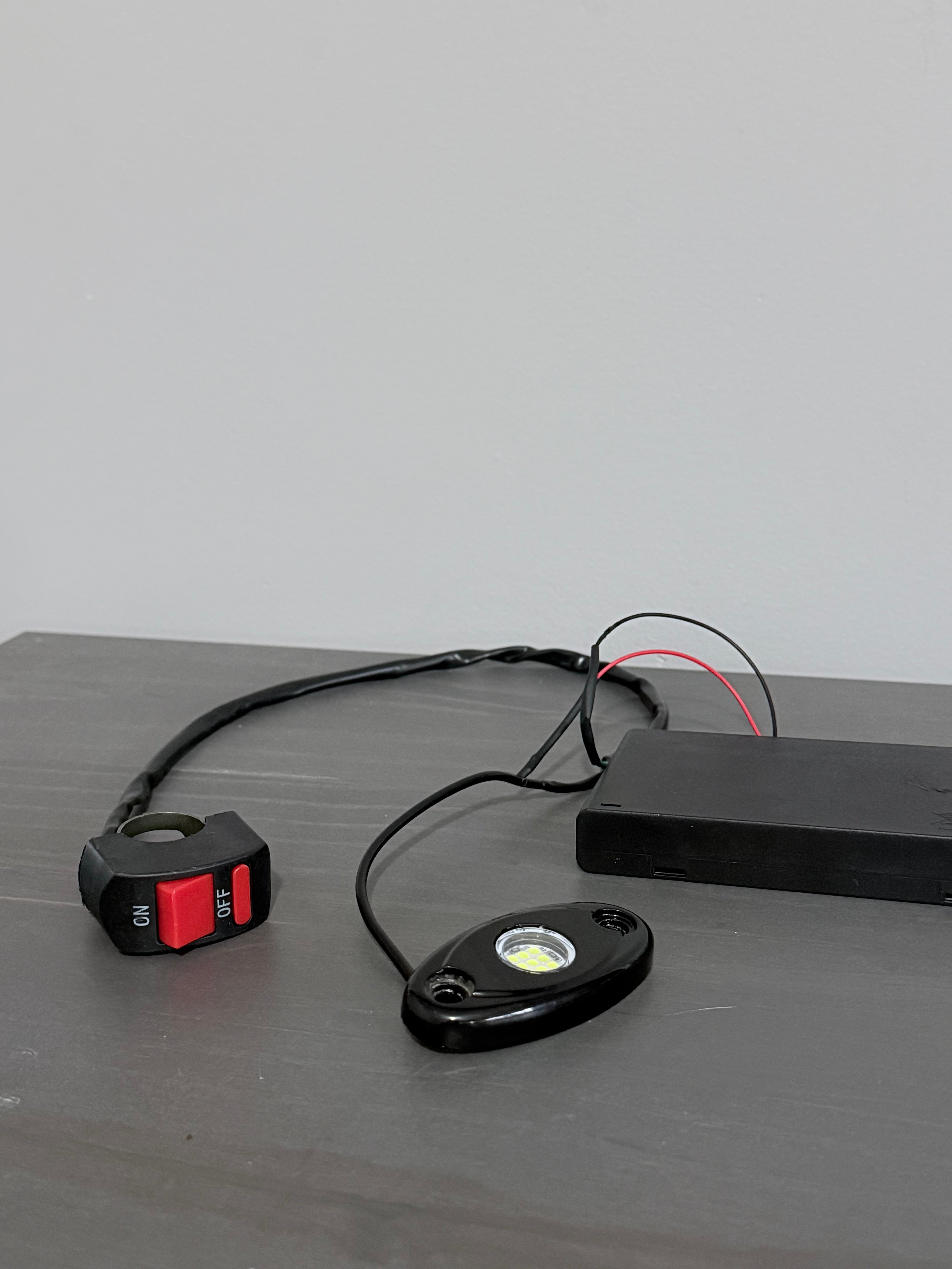 Battery-Powered LED Rock Light with On/Off Switch