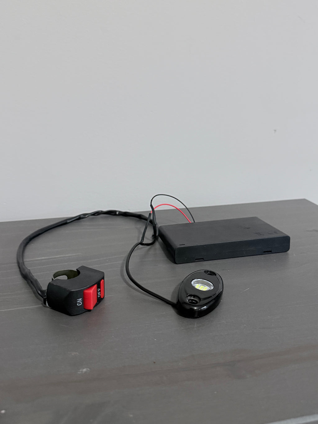 Battery-Powered LED Rock Light with On/Off Switch
