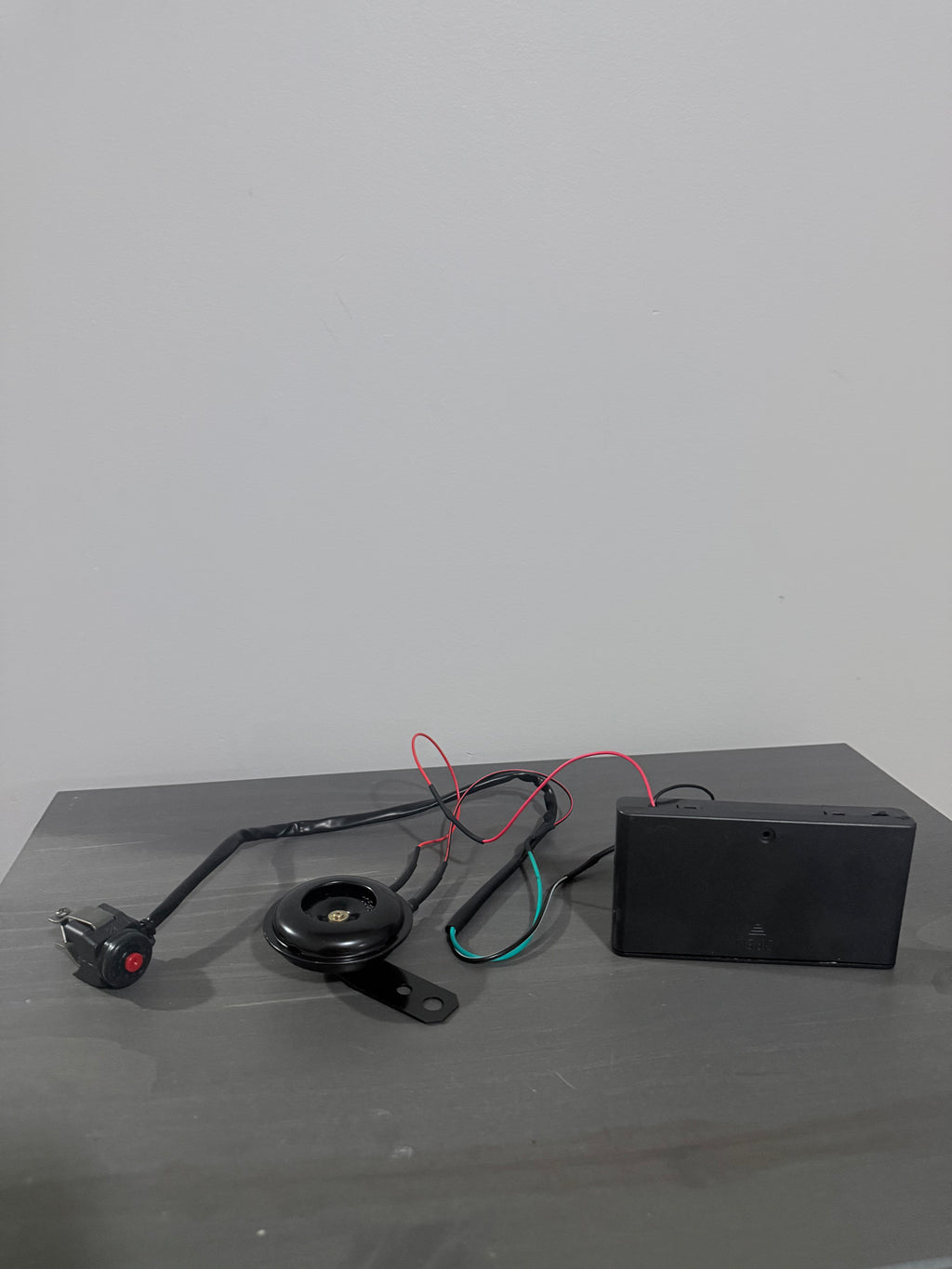 105dB Battery-Powered Horn